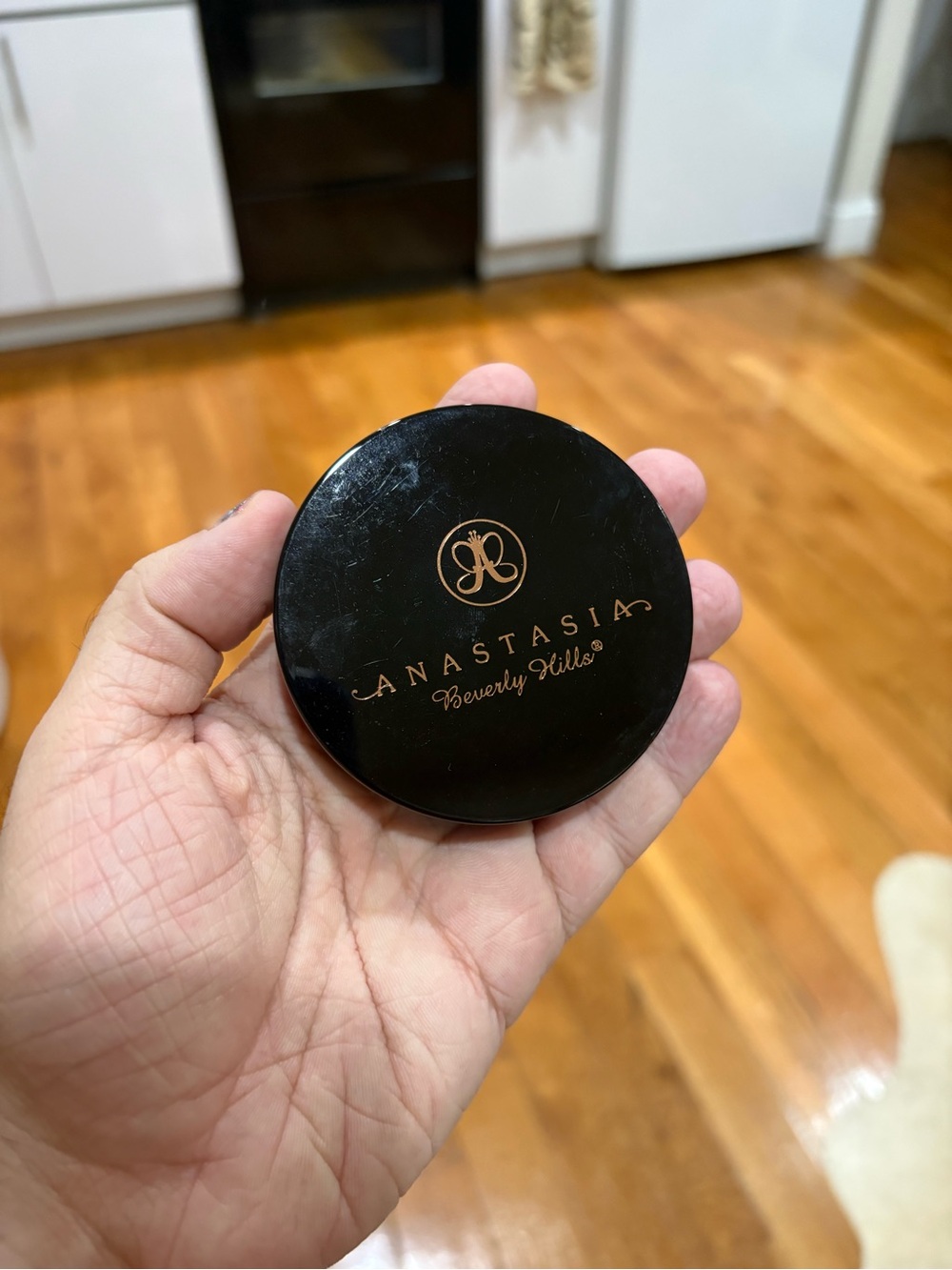 Anastasia Beverly Hills Riviera Illuminator in shade Riviera